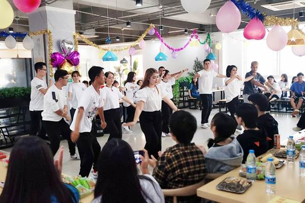 http://xsc.xiyi.edu.cn/__local/A/8A/63/FE852D94AC5ED738DA369BE740C_68A75EB2_1CCEF.jpg